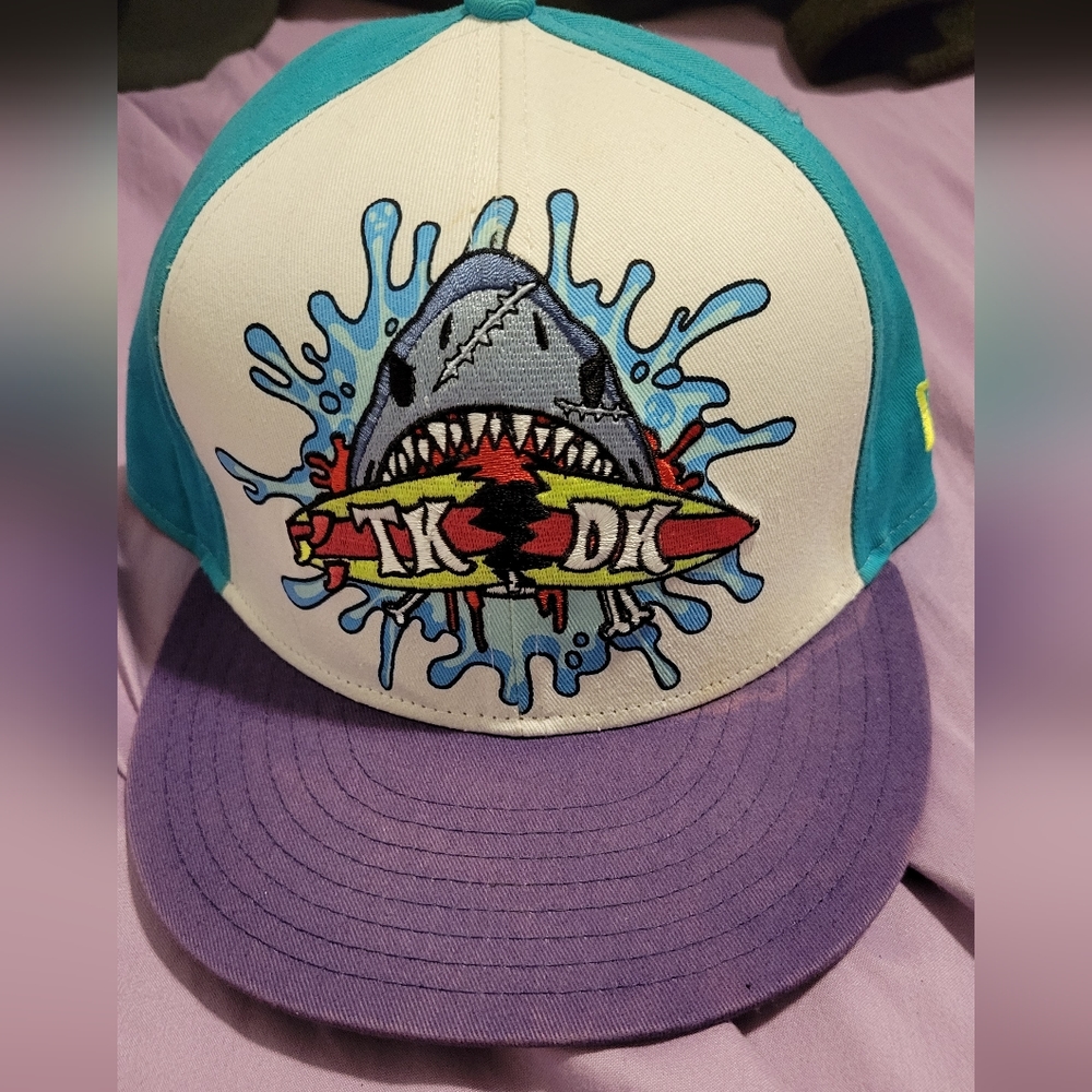 Toki doki snap back new era hat